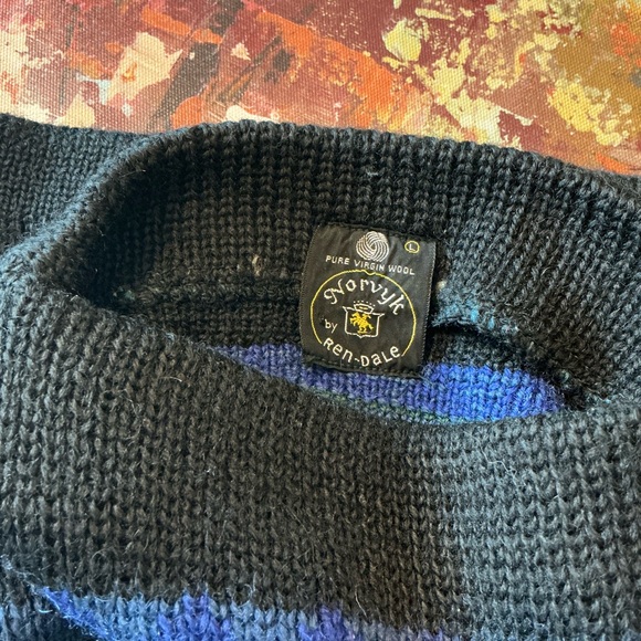 NORVYK RENOIR - Vintage Nordic Wool Sweater - Picture 7 of 11